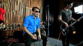 Tipe-x - kamu ngga sendirian (acoustik) X-tv