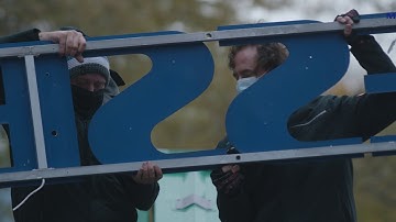 Assembling the logo at the new location in Krefeld