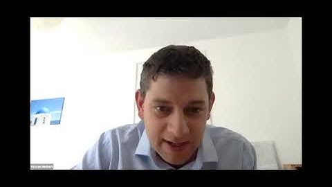 Quantum Monte Carlo Integration: The Full Advantage in Minimal Circuit Depth