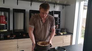 видео: Дубовый маслопресс. СТАРОЕ, очень старое 🙂 поколение (до рестайлинг). картинка: Дубовый маслопресс. СТАРОЕ, очень старое 🙂 поколение (до рестайлинг).