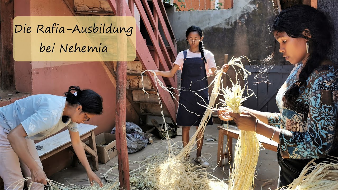 Wie entstehen all die schönen Taschen, Körbe, Geldbeutel und Hüte? Hinter die Kulissen geblickt!