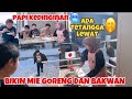 KESERUAN DI DEPAN RUMAH BIKIN MIE GORENG DAN BAKWAN COCOK NEMENIN KITA NGURUK SALJU