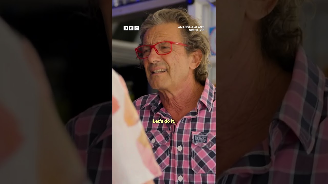 Alan Carr's date gets fruity - BBC