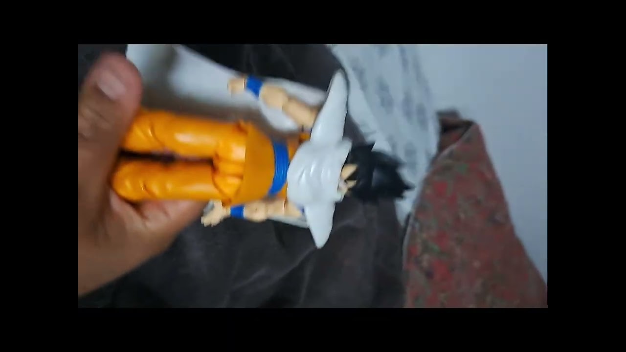 Ultimate figures pt6 dark goku ( bad audio)