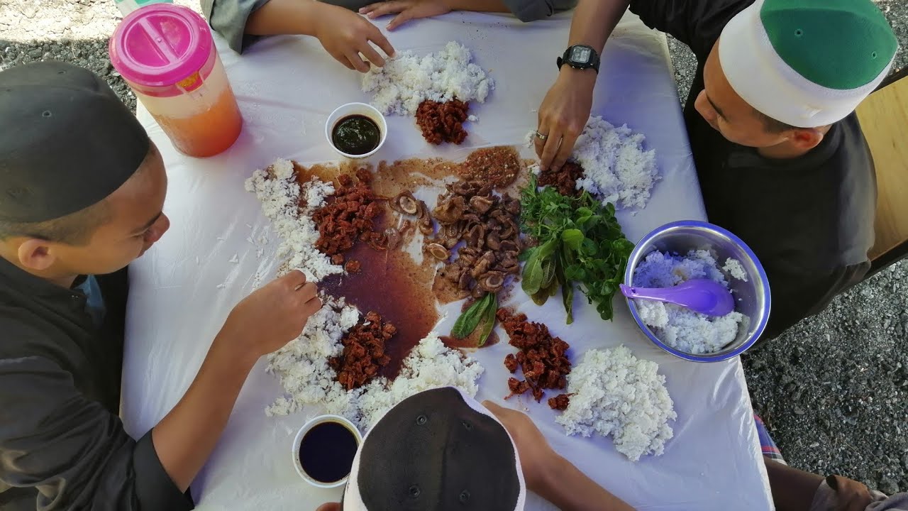 Kambing bakar buluh tikam batu