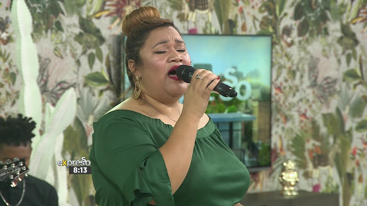 Shana Rey Music: Shana Ray performs