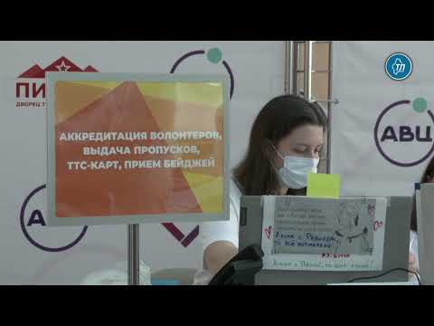 Пять тысяч ленточек триколоров передали тюменские волонтеры коллегам из Заводоуковского городского о