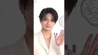 岩瀬洋志、王子様のような上下白一色スーツで登場