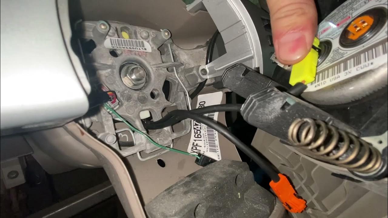🚗🔧Part 2 Nissan Pathfinder clock spring - YouTube