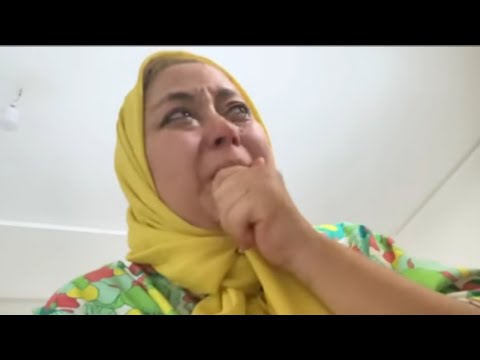 لبنى ماحدها تقاقي وهي تزيد في البيض