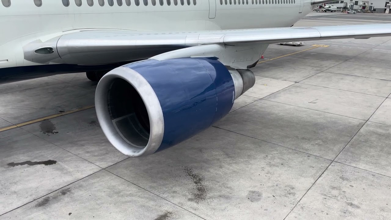 Boeing 767-400 (CF6-80) engine start - YouTube