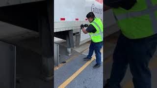 HOW TO DISCONNECT THE DOUBLES TRAILERS  FARIAS TRANSPORTATION INC.  '''' SAFETY ABOVE ALL ''''