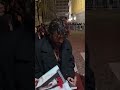 Can Yaman con sus fans en Milano