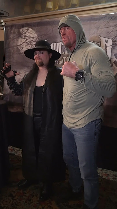 The Undertaker meets…The Undertaker? 👀😅