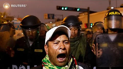 Thousands in Peru demand president step down