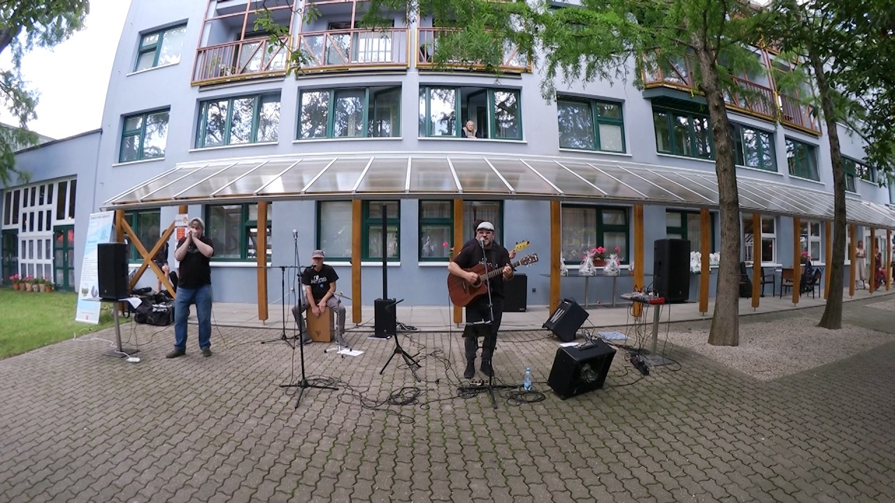 Jakodoma – Zahradní slavnost Chodov 🎸☀️ | Folk, rock a totální pohoda