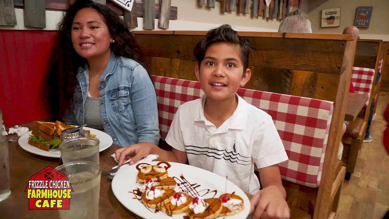 Frizzle Chicken Farmhouse Cafe Where To Eat Breakfast In Pigeon