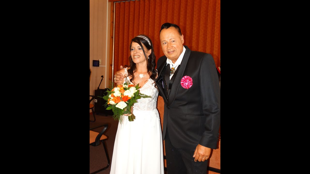 Mariage Ted Sanders (chanteur des Vagabonds) et de Maureen (Mairie)