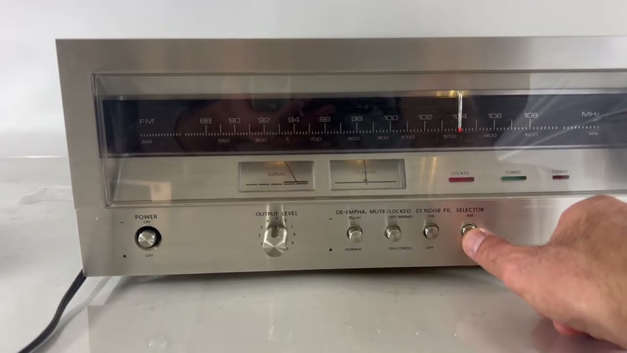 ONKYO Model T-4 Servo Locked Stereo Tuner | Made in Japan - YouTube