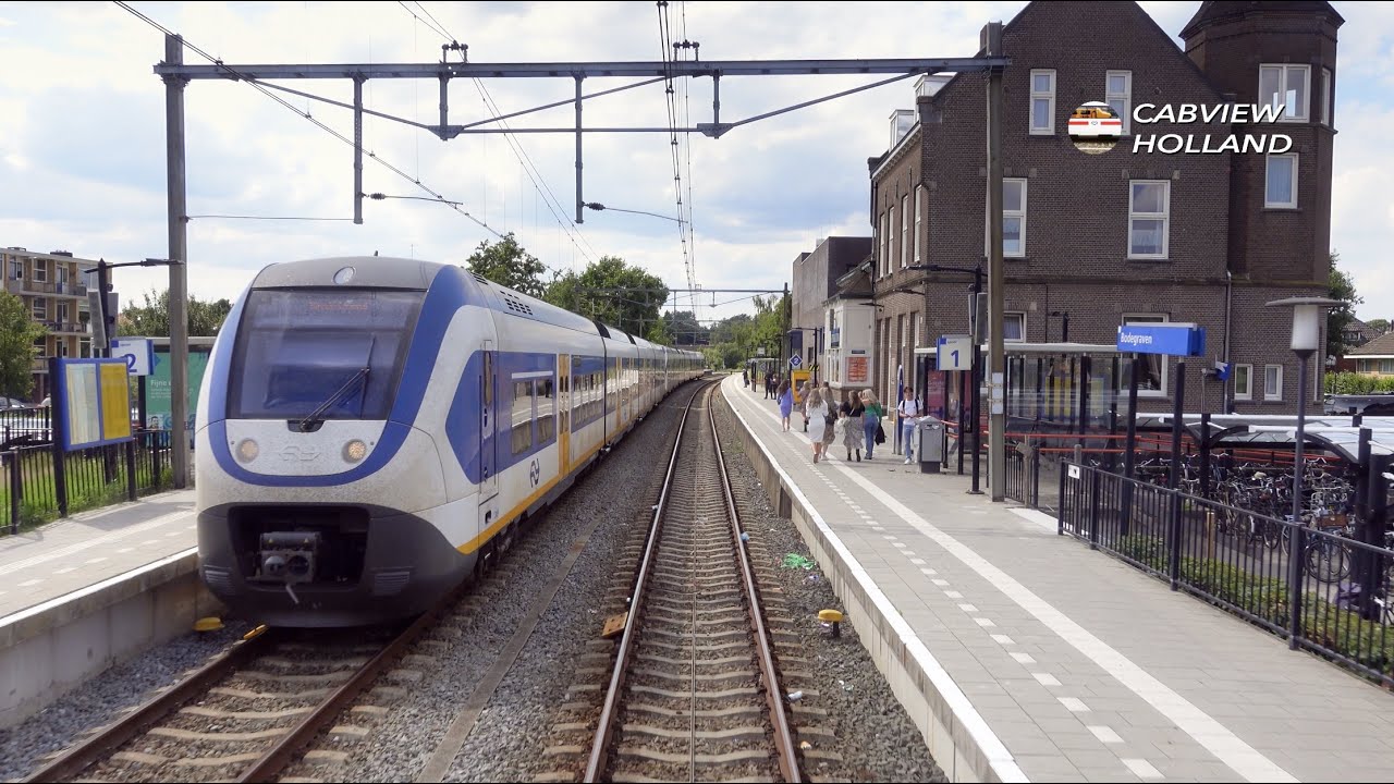 Illogical situation at Bodegraven:  Woerden - Alphen - Leiden SLT 8800 2/7/2022