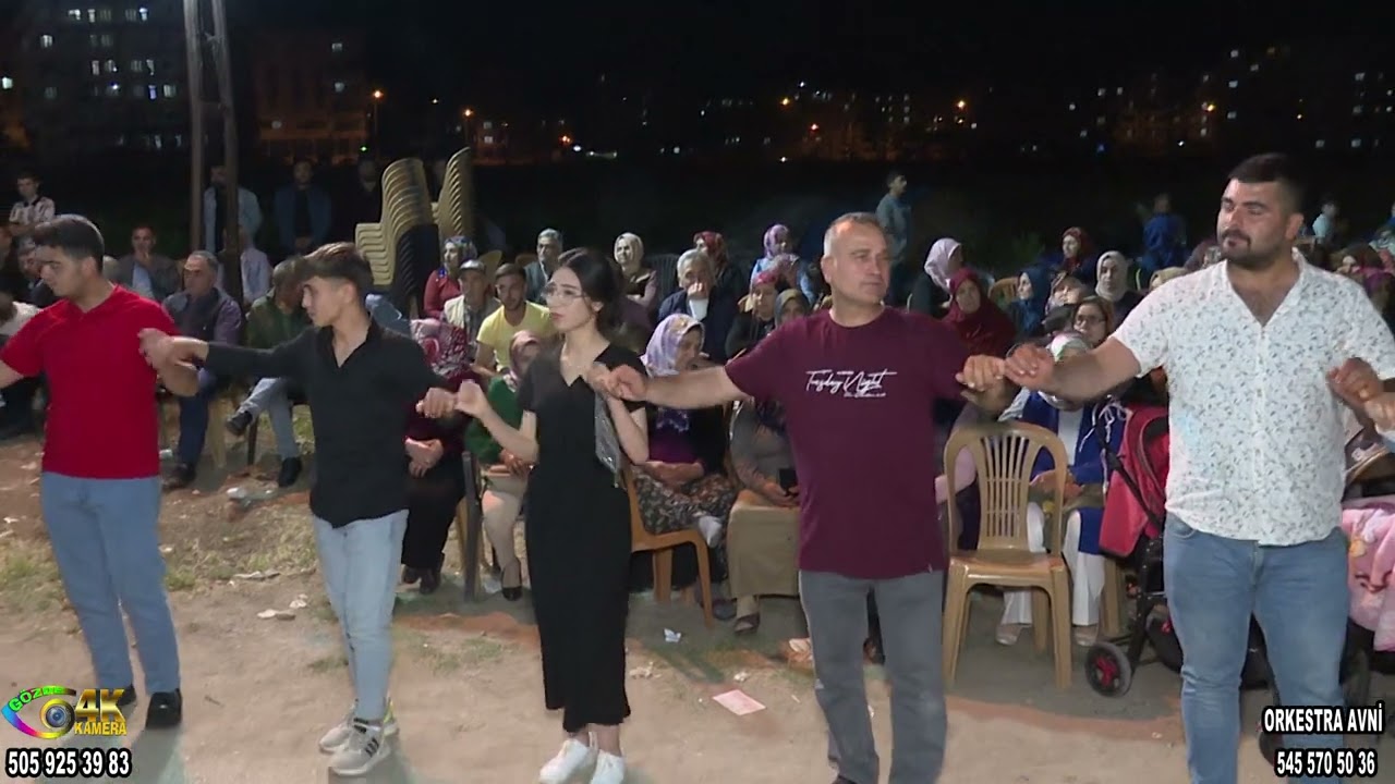 Gözde Kamera Ahmet Öz & Orkestra Avni  Yazın Yağar Kar Başıma