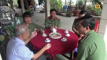 Thăm chúc Tết nguyên lãnh đạo Công an tỉnh