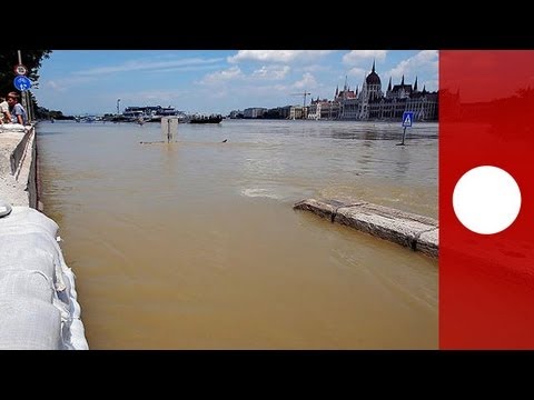 Vidéo: Le Danube a-t-il été inondé ?