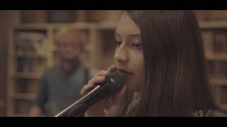 Video thumbnail of "Kateřina Marie Tichá - V Paříži | Live Session"