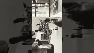 Latte Với Eagle One Prima X Atom - Victoria Arduino - Máy Pha Cà Phê Italy