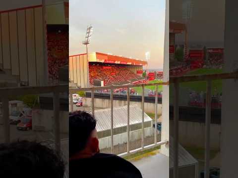 منزل بجوار الملعب شوف المباراة من النافذة بدون تذكرة
