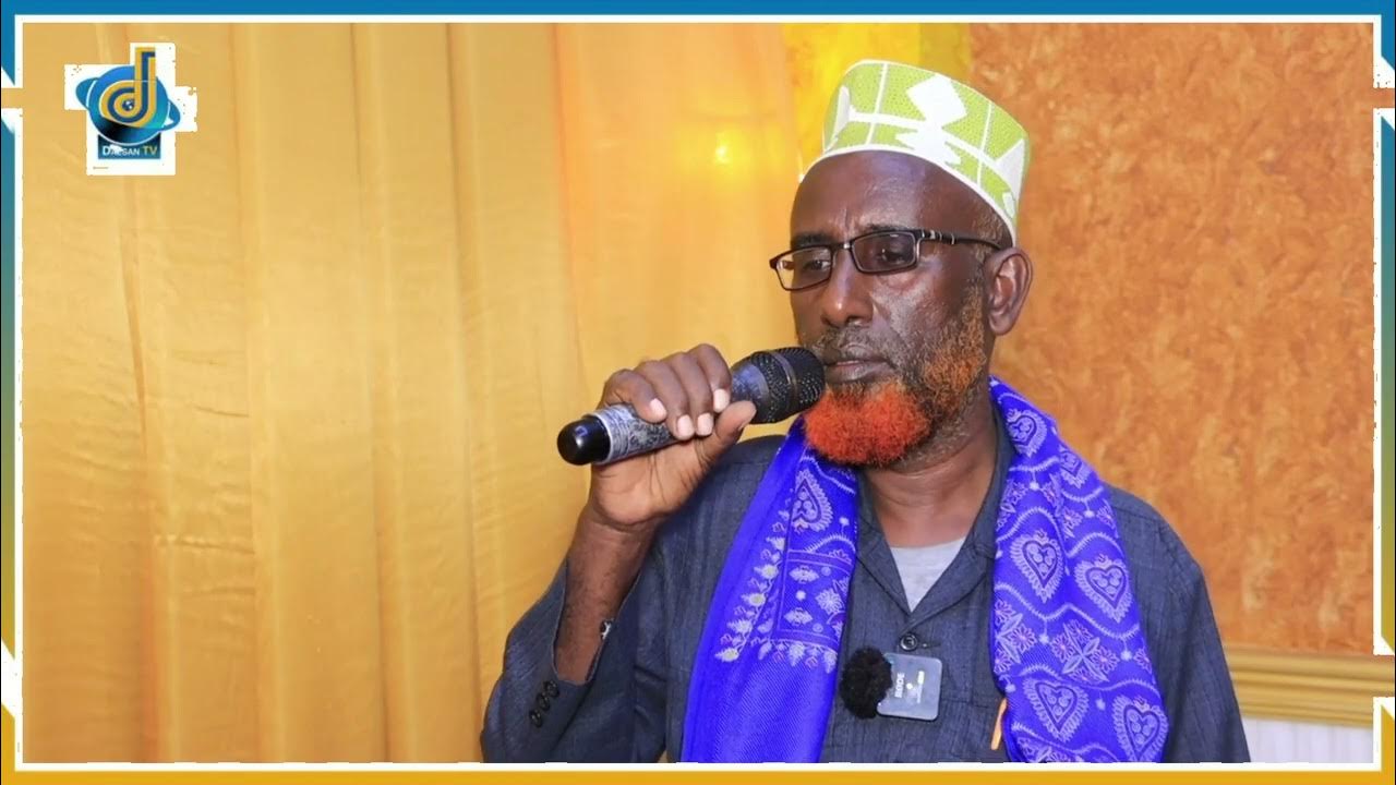 Bir guruh odamlar xizmatkorni sikishadi