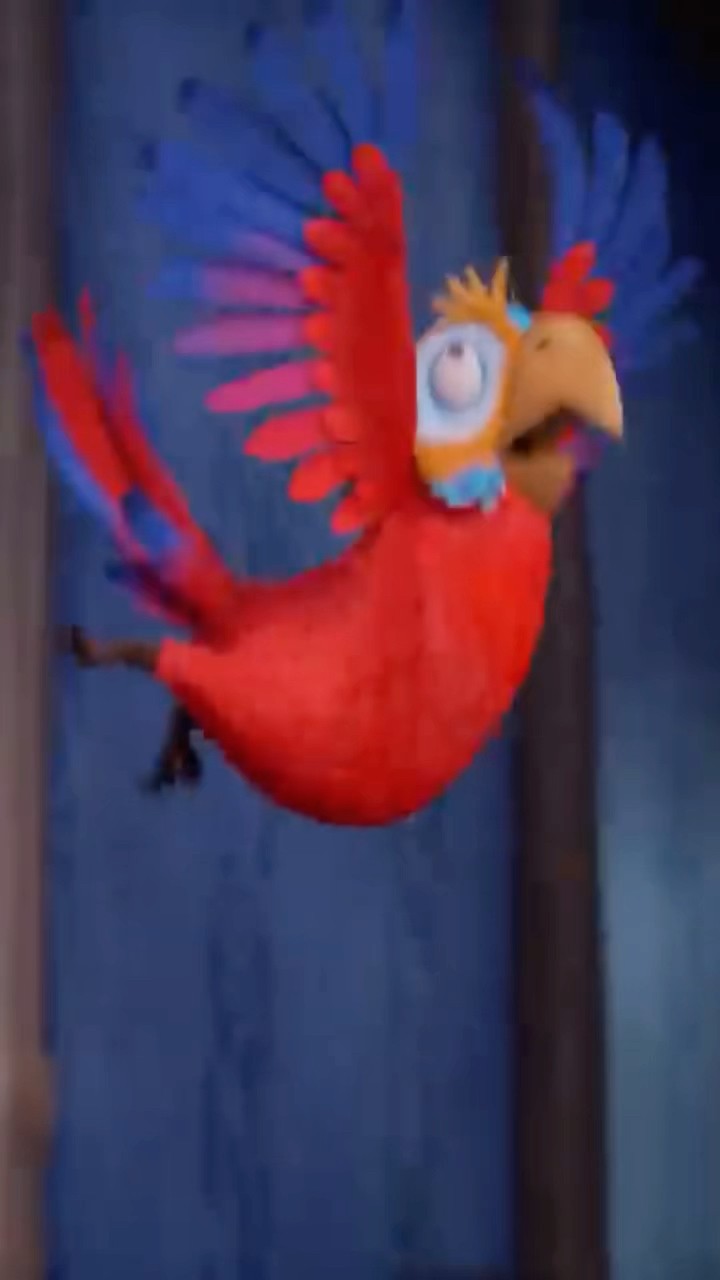 He's a parrot! ?? #It'snoSliceofHeaven #MashaAndTheBear #Shorts #cartoonforkids #kids
