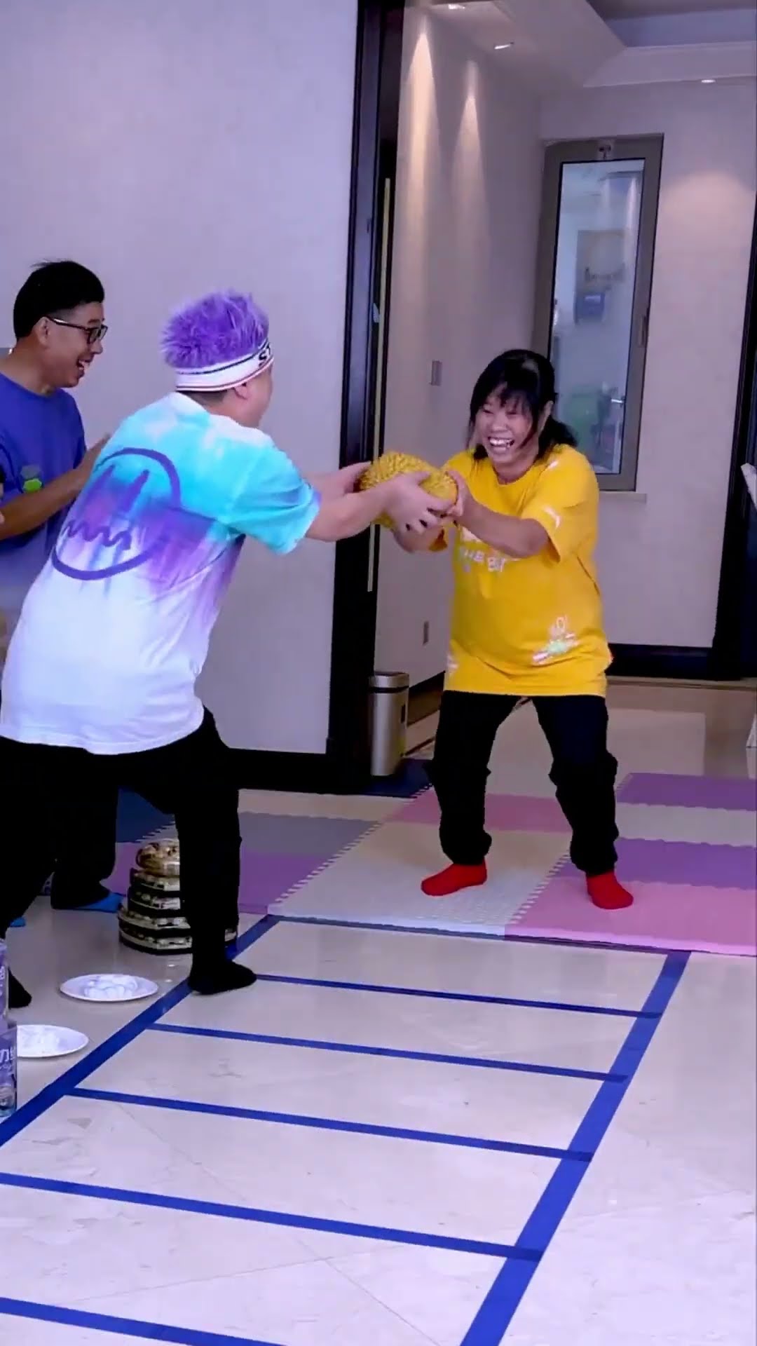 Blindfolded Football Challenge, Exciting, Can Be Played At Home#Funnyfamily #Partygames #Shorts
