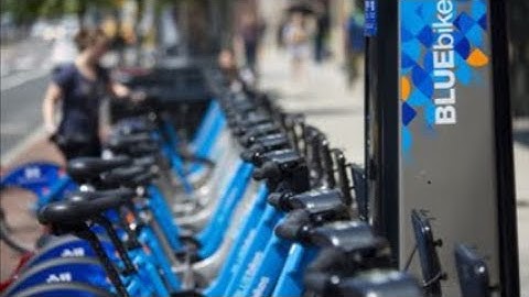 Tableau “Bikes in Boston” Data Viz by Rachel Kalmar