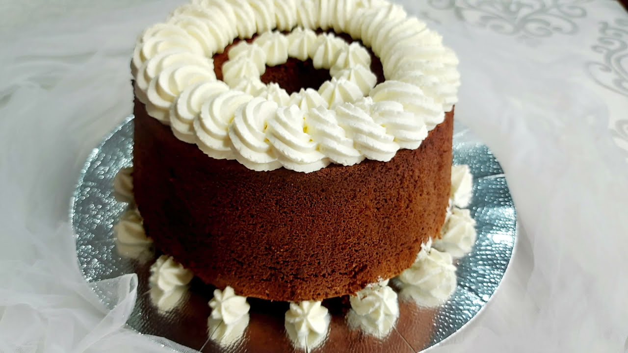 Chiffon cake al cioccolato. Ricetta facile e veloce di Due Tortore in Cucina