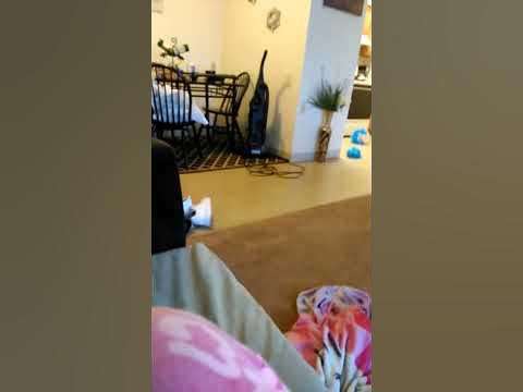 Wash little girl feet - YouTube
