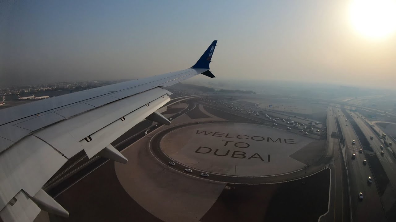 Fly Dubai landing in Dubai from Belgrade