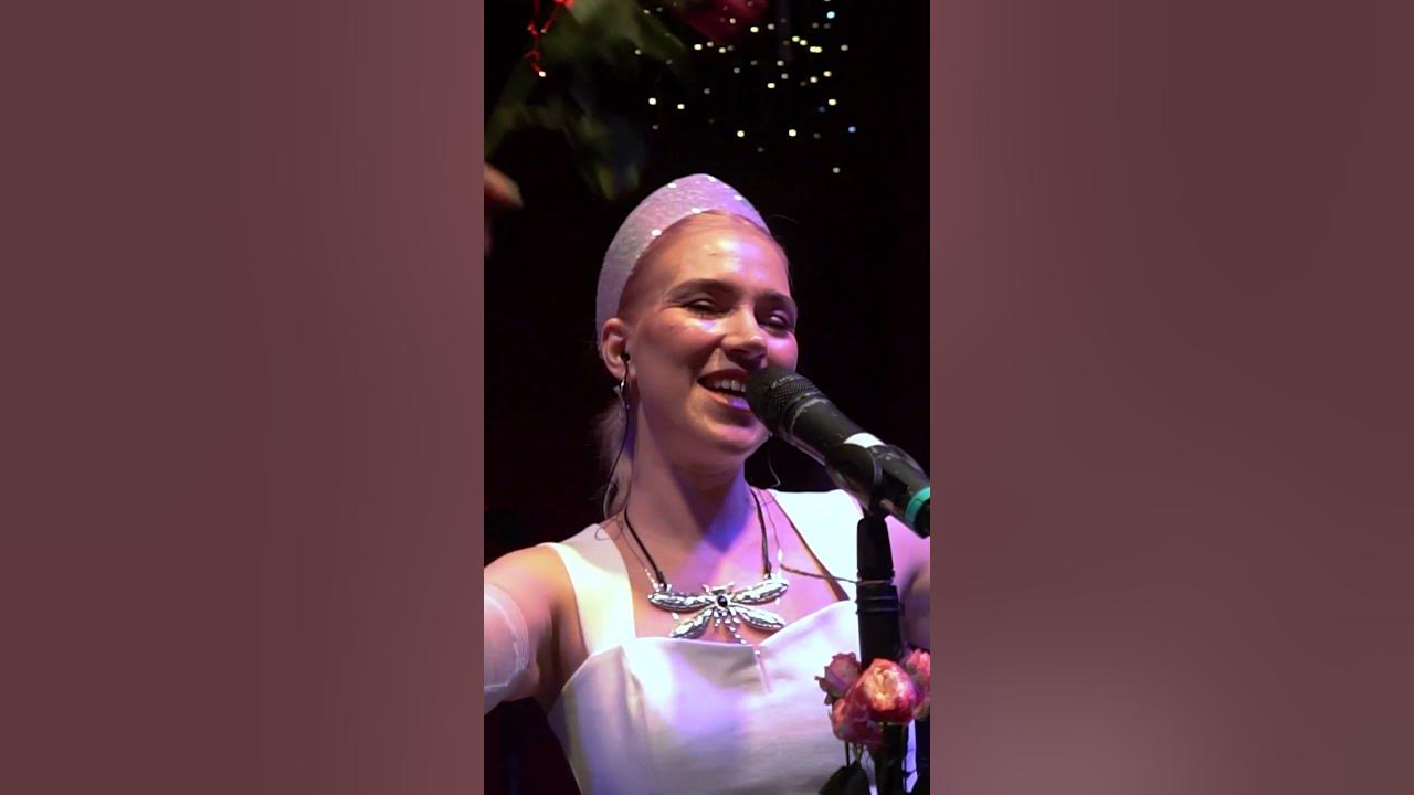 Алёна Минулина - Водой (live) - YouTube