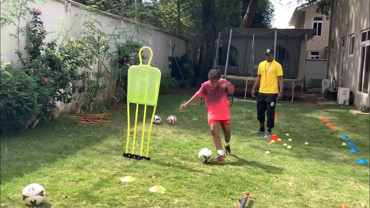 How to control ball with the right foot 🦶trainlikeaprogh 