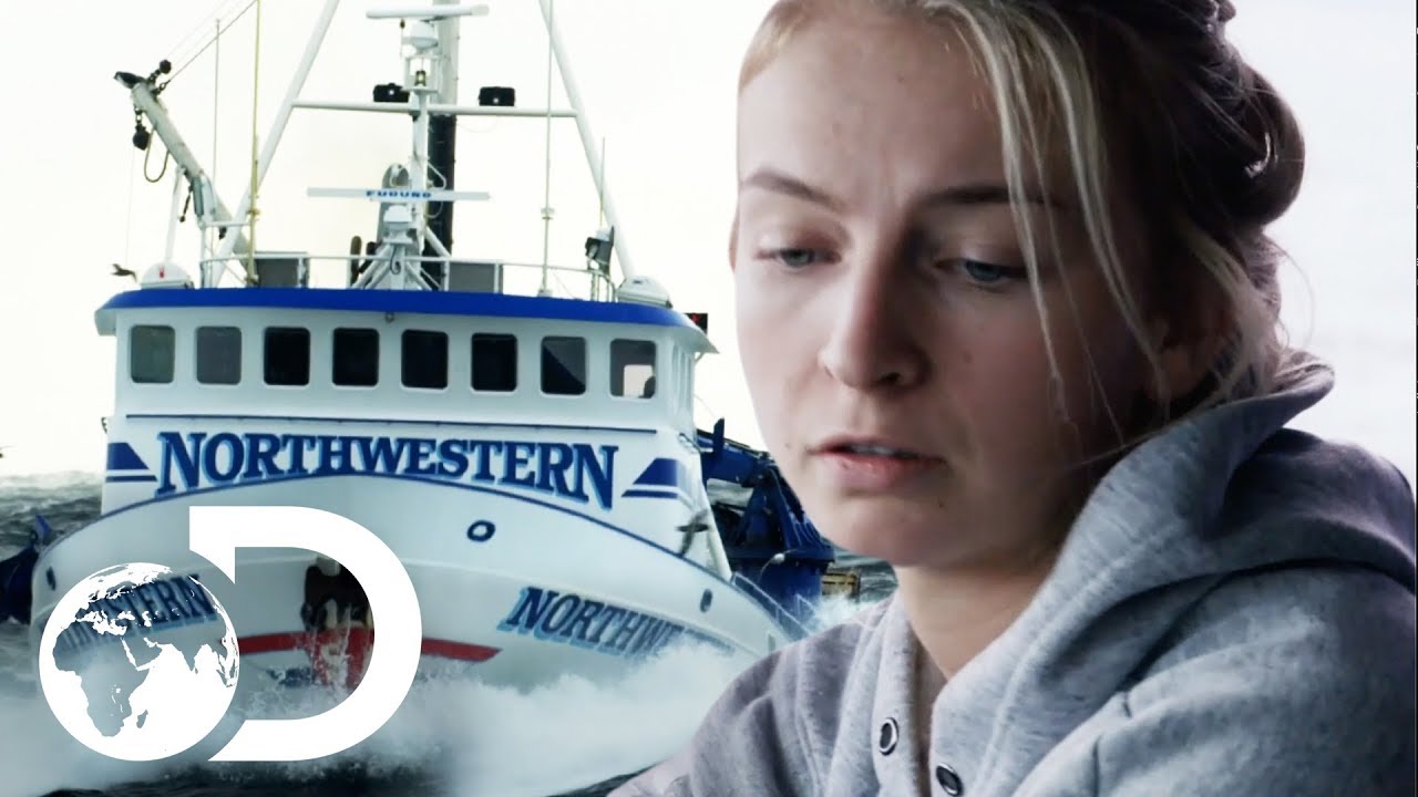 Rookie Captain Takes Massive Risk To Rake In More Crab | NEW Deadliest Catch