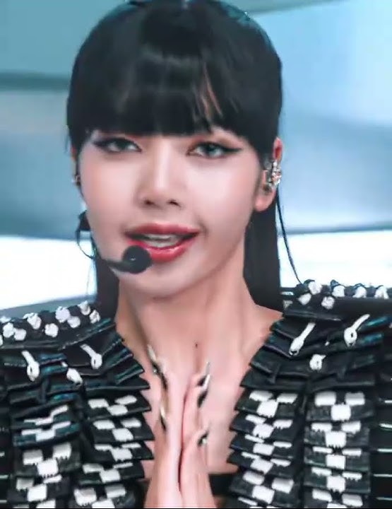 the girl with biggest aura...  #lalisa #lisaedit  lisa lover make 💛 tsunami in comment section