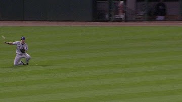 TEX@CWS: Gentry slides down for the grab
