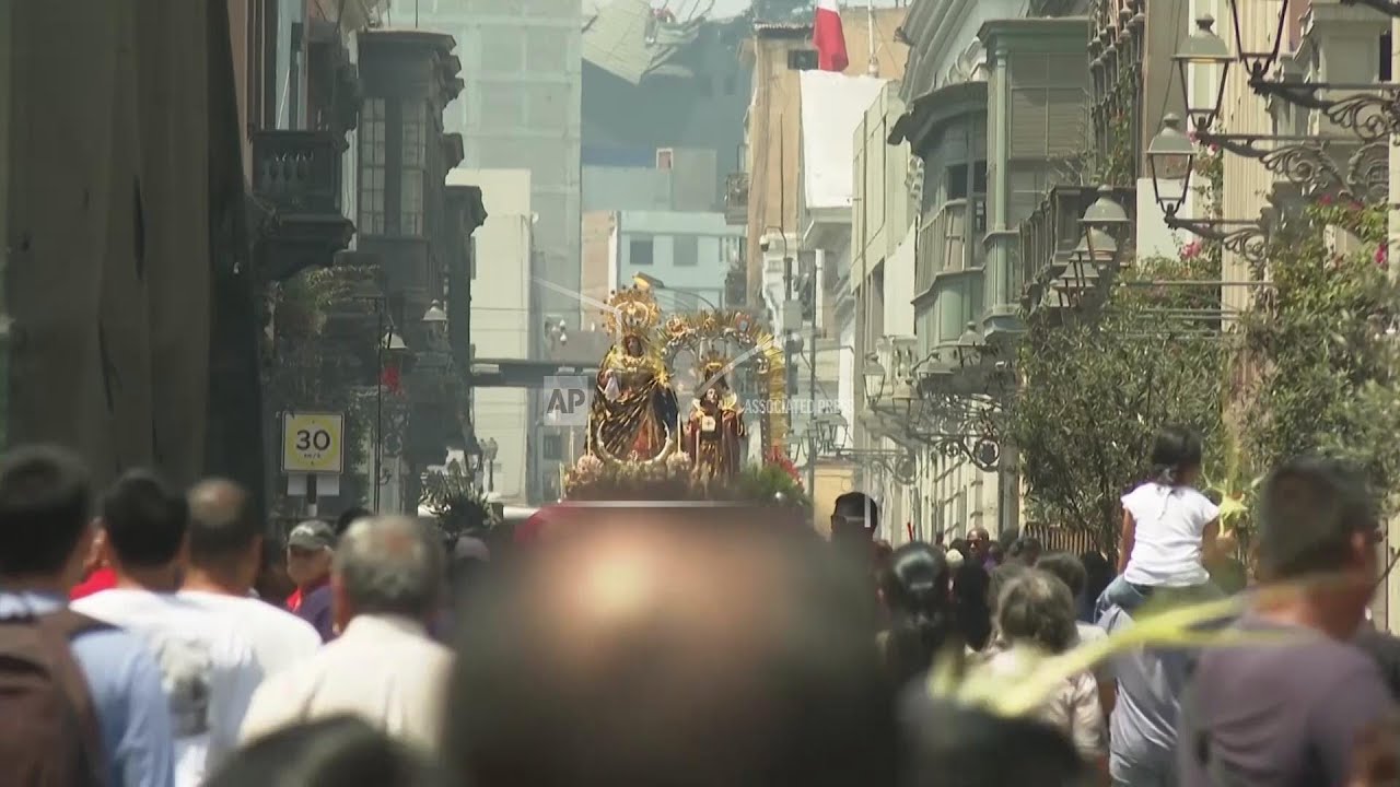 Catholic faithful mark Palm Sunday in Peru