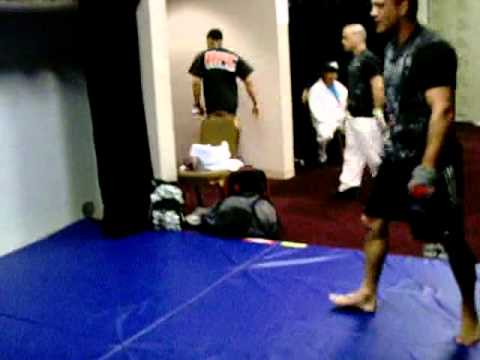 Thiago 'Pitbull' Alves warming up prior to UFC 130!