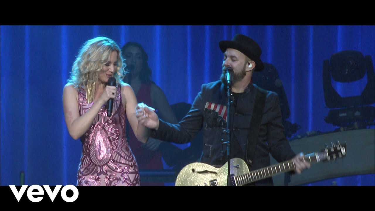 Sugarland - On A Roll (Live)