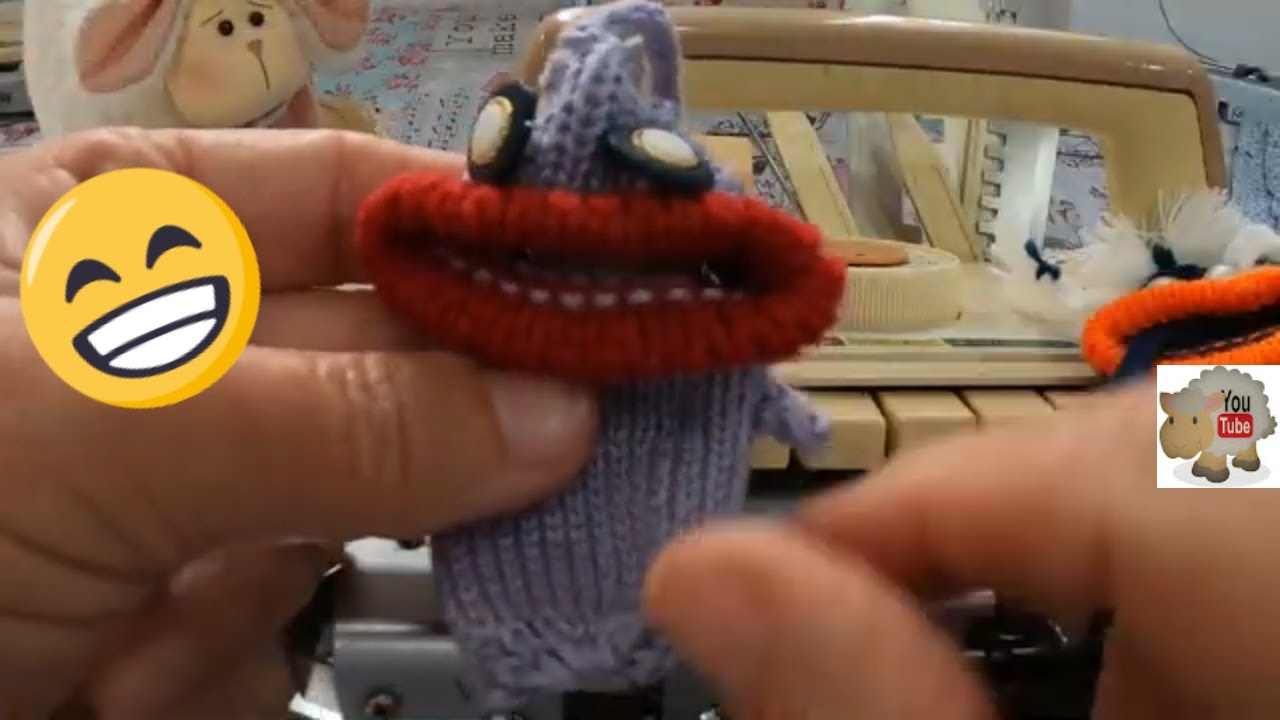 monstrengo porta chaves feito em tricô à máquina