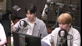 Seungmin, Leeknow singing "Mixtape: OH" live |Stray Kids