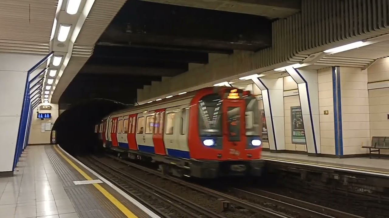 Metro w Londynie - YouTube