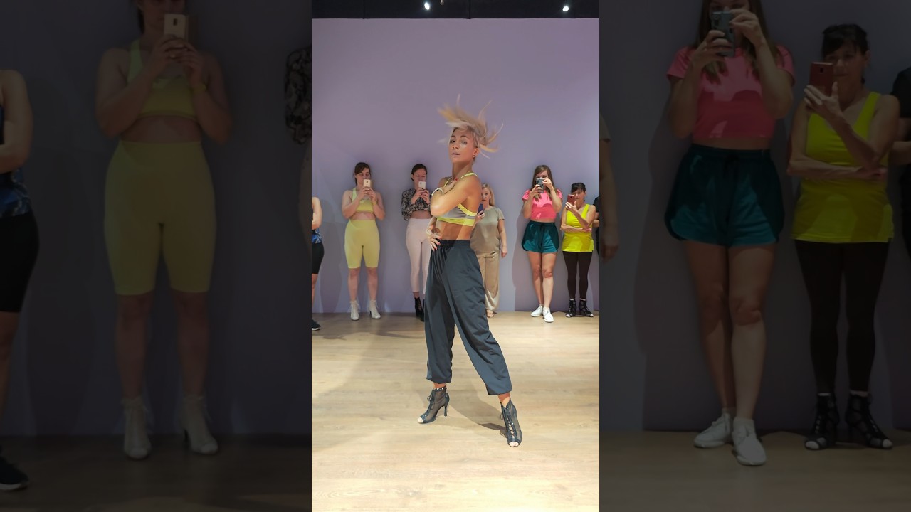 BACHATA LADY STYLE by Katy Scarlett 