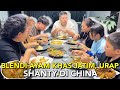 Masak blendi ayam khas jawa timur dan urap untuk dimakan bersama dengan keluarga china tercinta